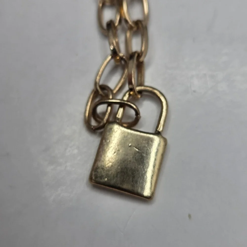 Claire's Padlock Charm Bracelet Gold Tone Oval Link Chain Adjustable G8/75